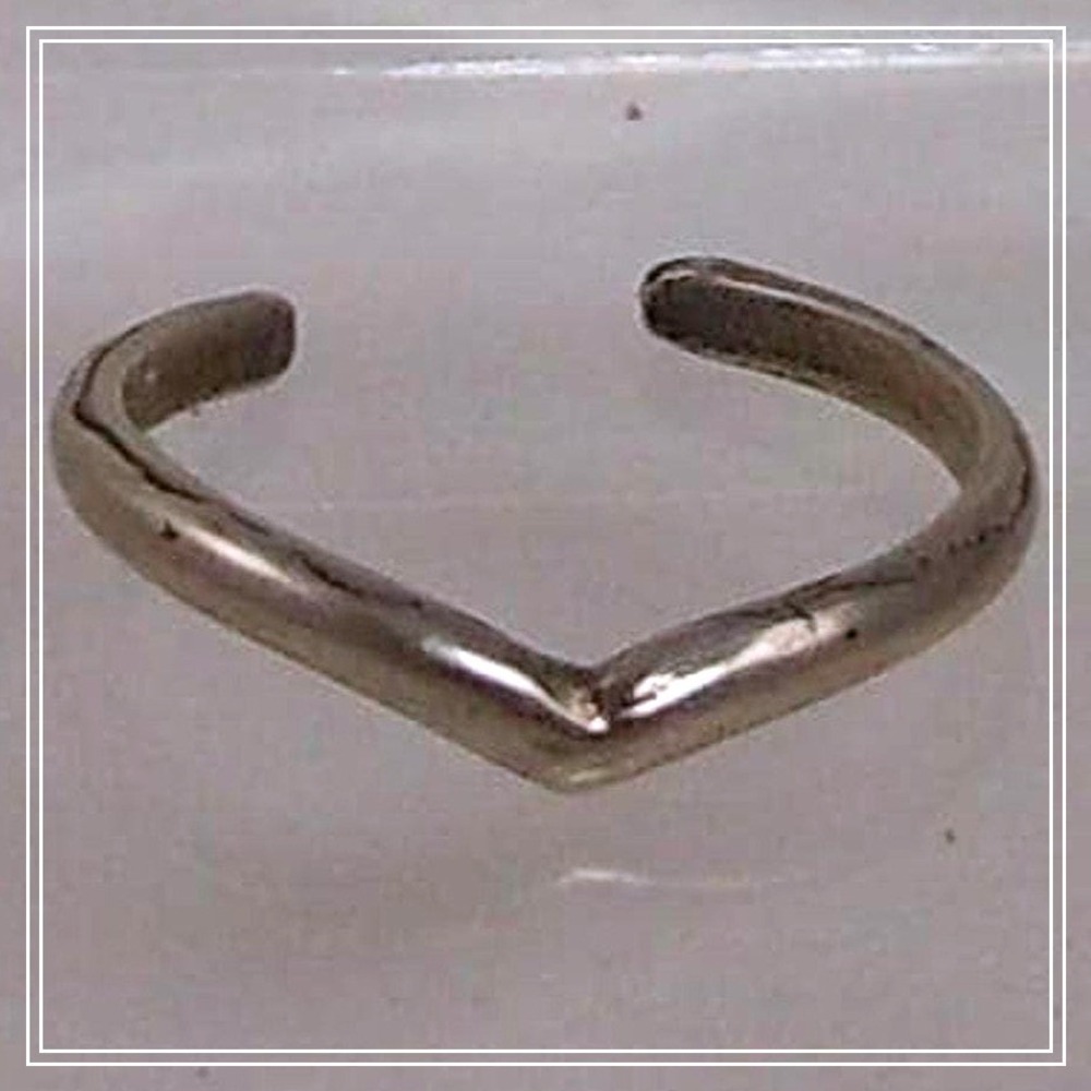 Vintage Sterling Silver‎ V-Dip Toe Ring, Thai Made NOS, Delicate 2mm Band, Sexy